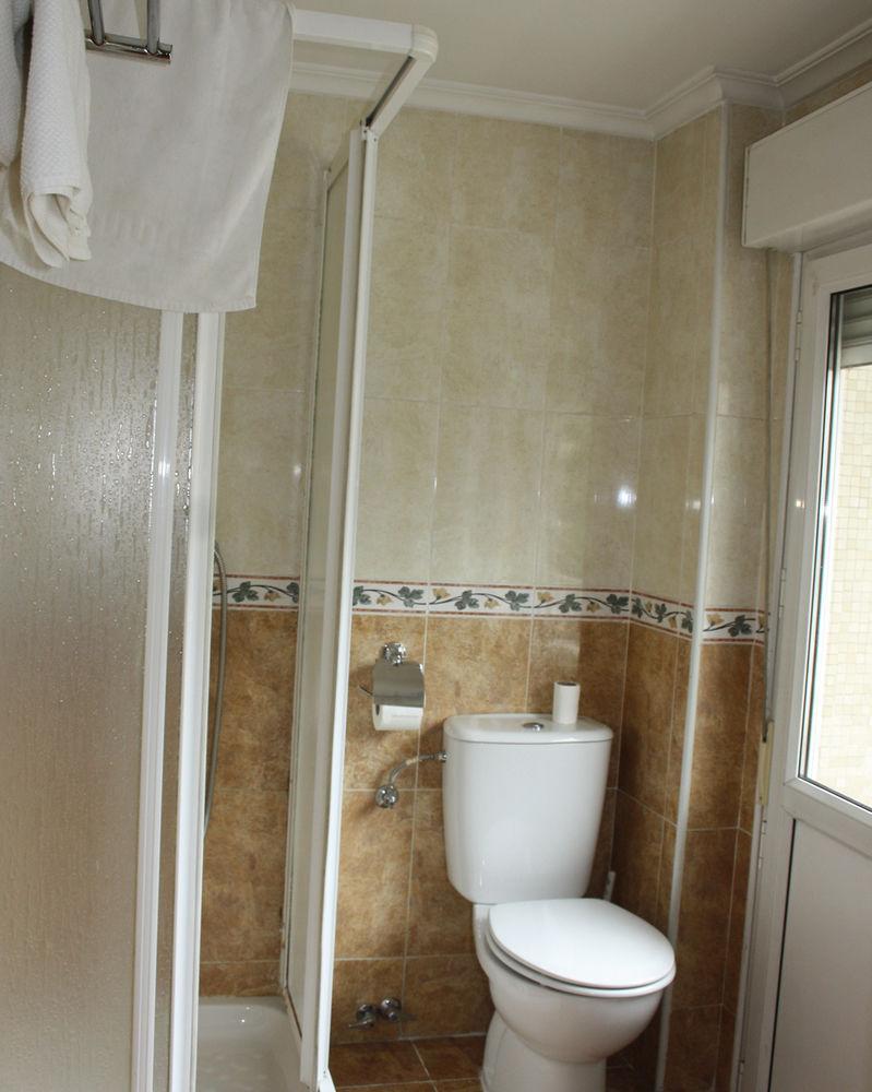 Hostal Alvarez Οβιέδο Εξωτερικό φωτογραφία