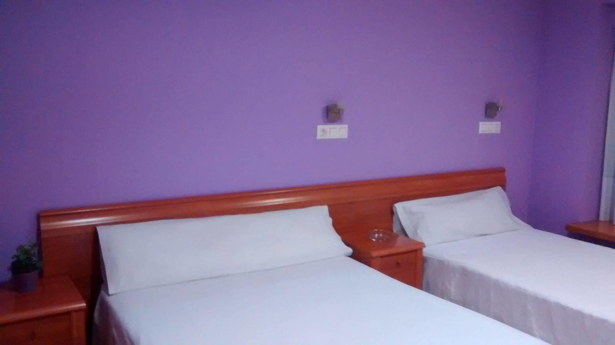 Hostal Alvarez Οβιέδο Εξωτερικό φωτογραφία