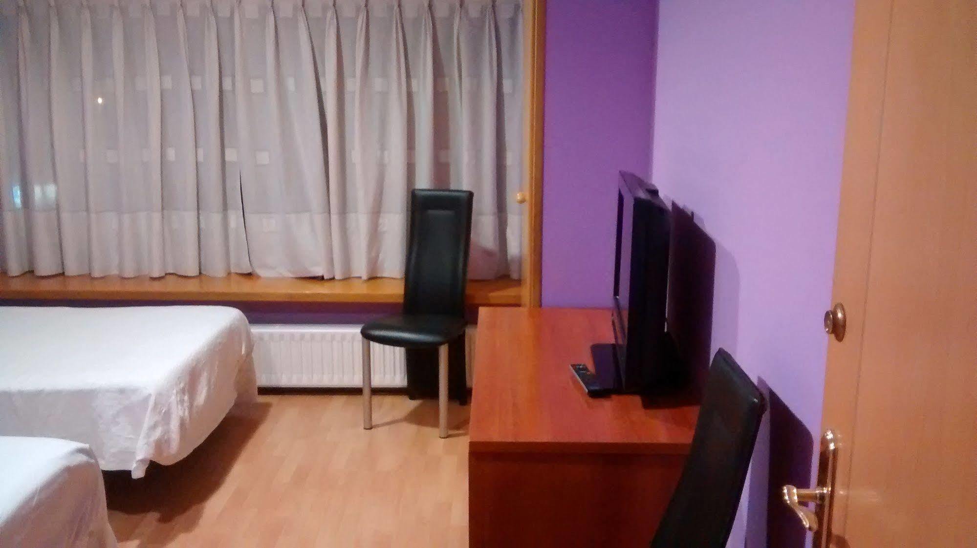 Hostal Alvarez Οβιέδο Εξωτερικό φωτογραφία