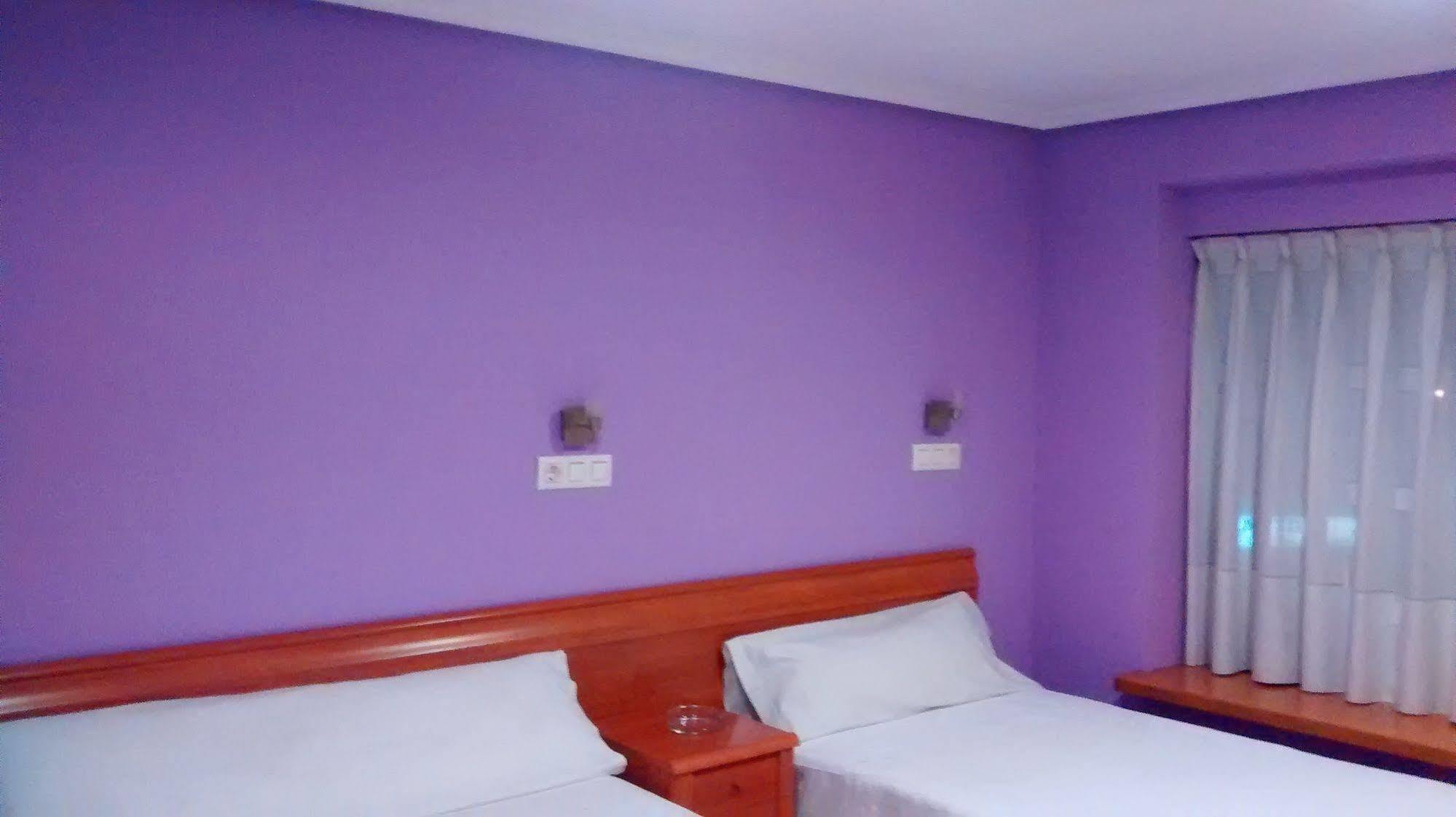 Hostal Alvarez Οβιέδο Εξωτερικό φωτογραφία