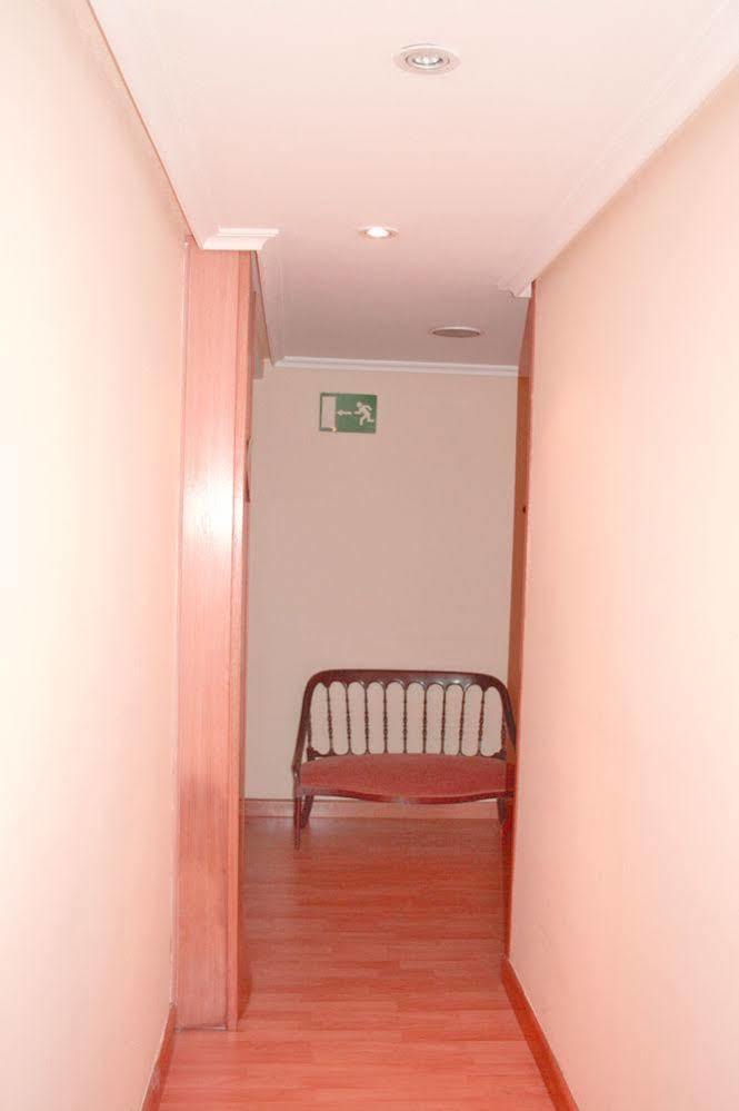 Hostal Alvarez Οβιέδο Εξωτερικό φωτογραφία