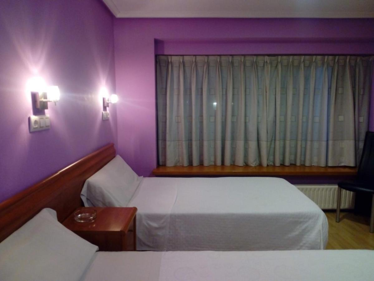 Hostal Alvarez Οβιέδο Εξωτερικό φωτογραφία